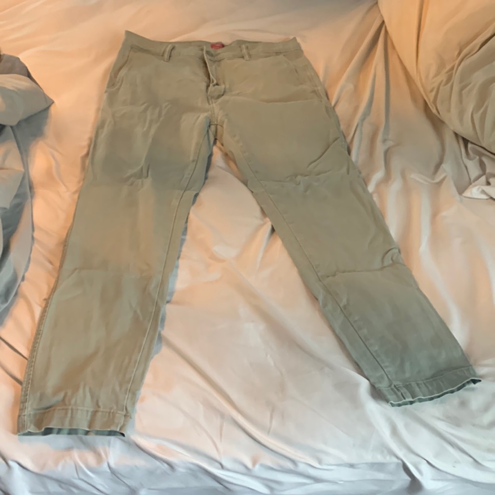 Tan Green Levi’s Chinos